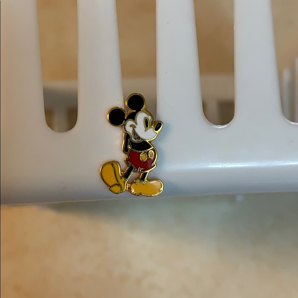 EUC Mickey Mouse Pin